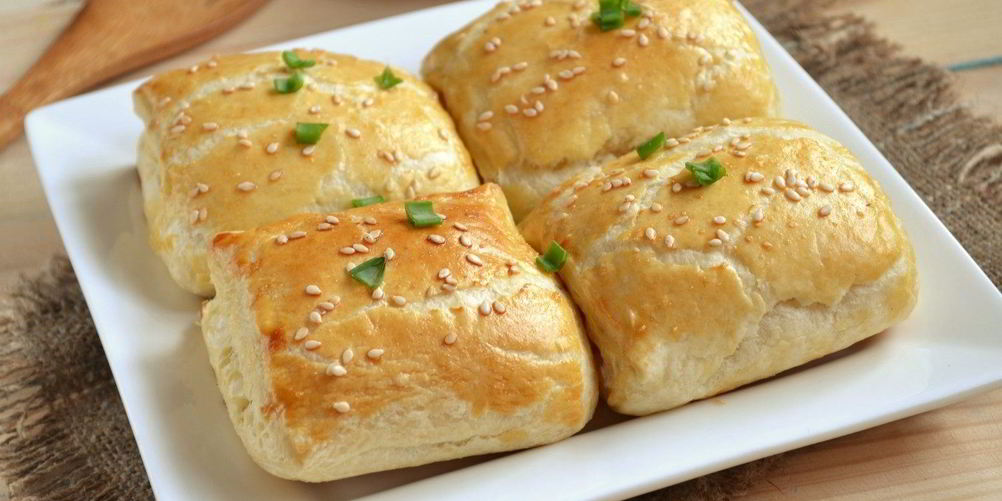 Рецепт слойки с сыром из готового слоеного теста