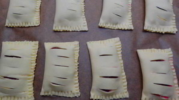 слойки с творогом и вишней