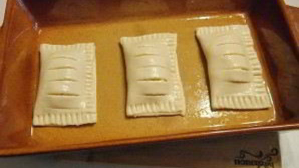 слойки с творогом из готового слоеного теста