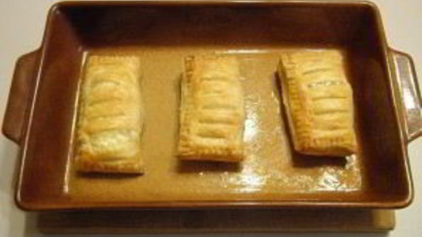 слойки с творогом из готового слоеного теста