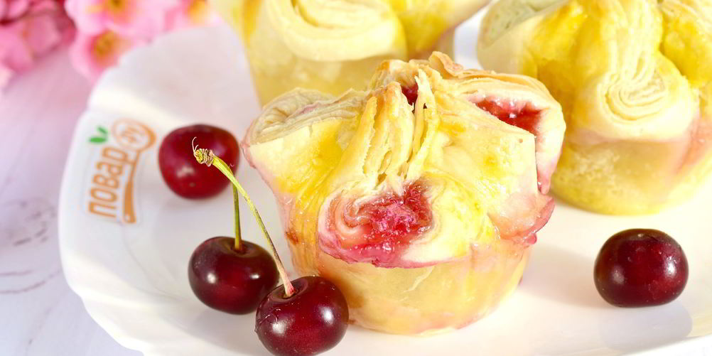 Рецепт слойки с вишней