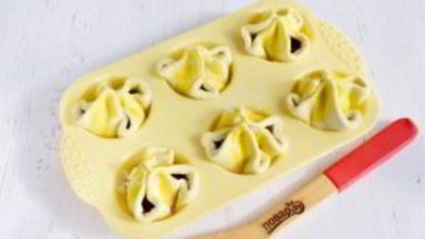 слойки с вишней