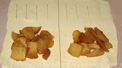 Слойки с яблоками и корицей