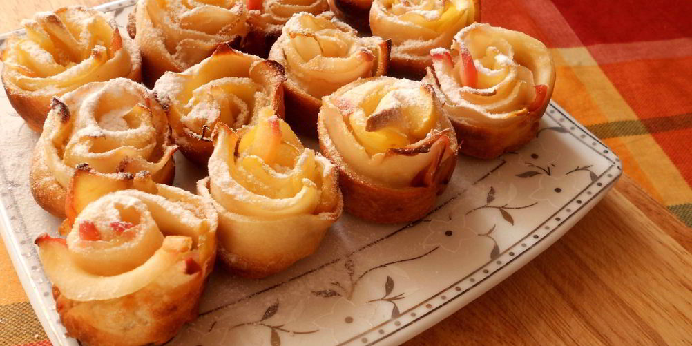 Рецепт слойки с яблоками в сахарной пудре