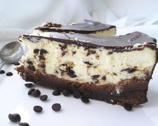 Сырник с шоколадными каплями и брауни