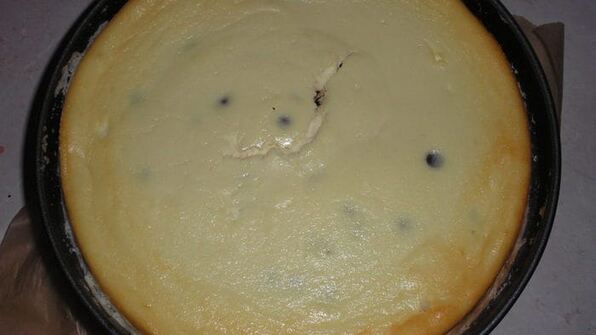 сырник с шоколадными каплями и брауни