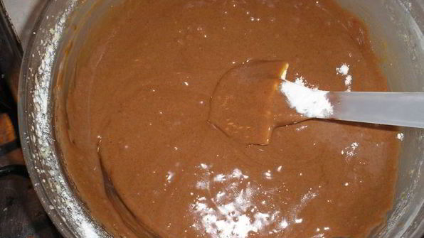 сырник с шоколадными каплями и брауни