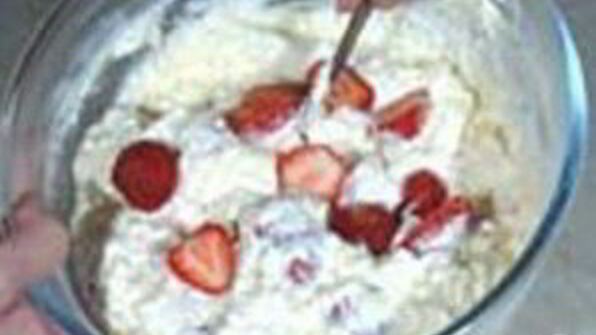 творожник с клубникой