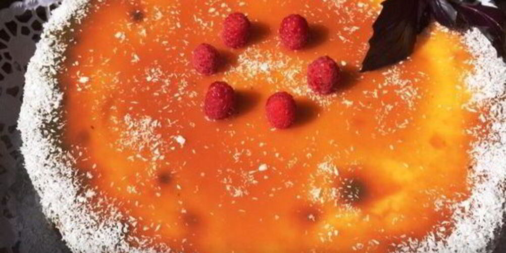 Рецепт творожник с ягодной прослойкой и соленой карамелью
