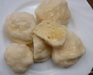 Вареные сырники для детей