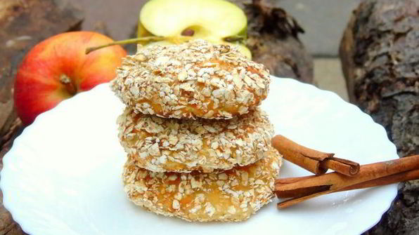 яблочные сырники в овсяной панировке без муки