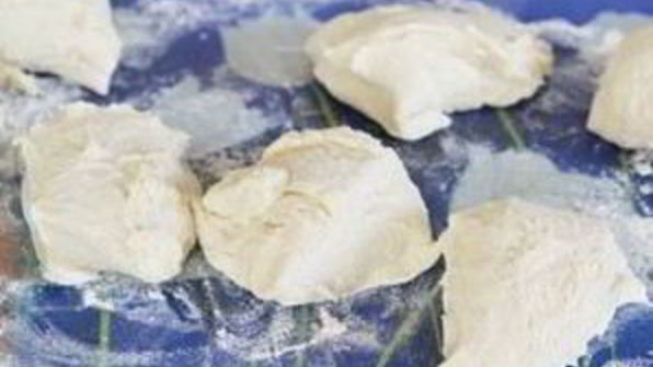 дрожжевое тесто на сковороде