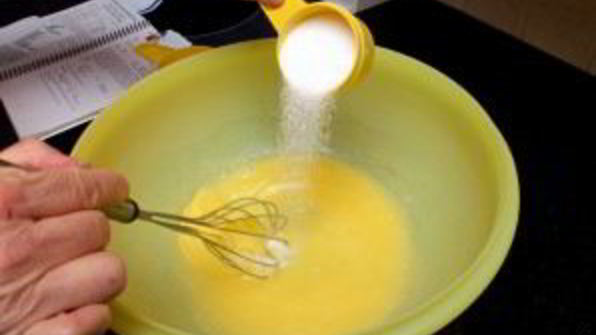 дрожжевое тесто с творогом