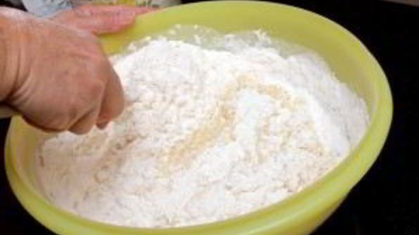 дрожжевое тесто с творогом