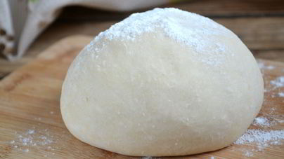 Простое бездрожжевое тесто для пиццы