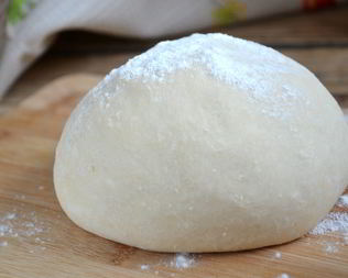 Простое бездрожжевое тесто для пиццы