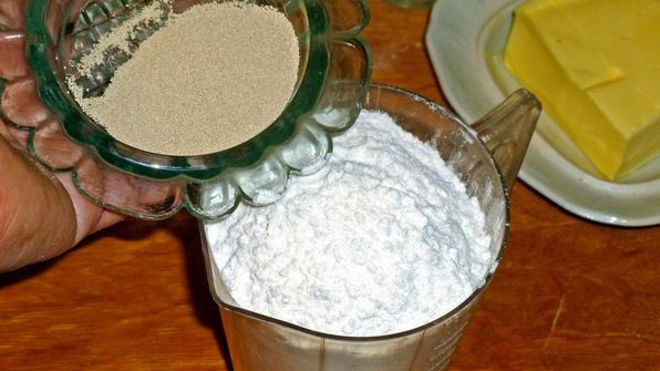 слоеное дрожжевое тесто с яблоками