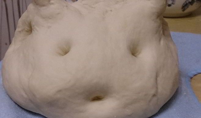 Тонкое тесто для пиццы с медом