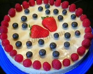 Бисквитно йогуртовый торт с фруктами