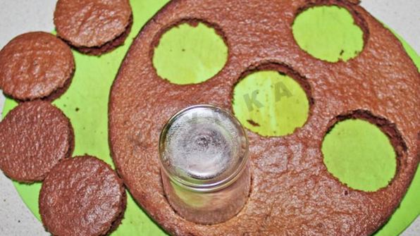 бисквитный торт фруктовый