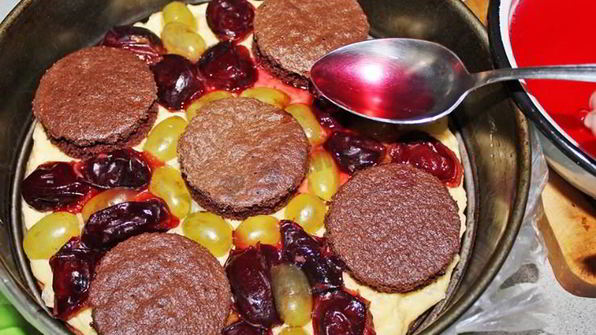 бисквитный торт фруктовый