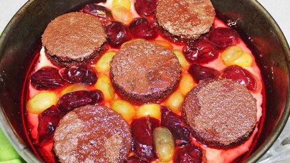 бисквитный торт фруктовый