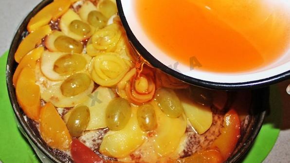 бисквитный торт фруктовый