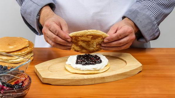 блинный торт с черничным кремом