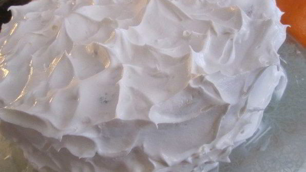 два торта клубника под облаками и клубника в сметане