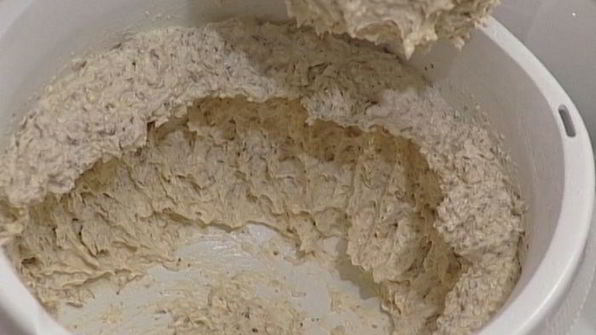 ореховый торт со сливами