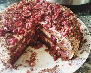 Пражский торт с вишней