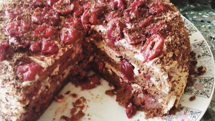 Пражский торт с вишней