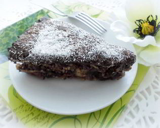 Шоколадный торт с бананами