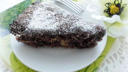 Шоколадный торт с бананами