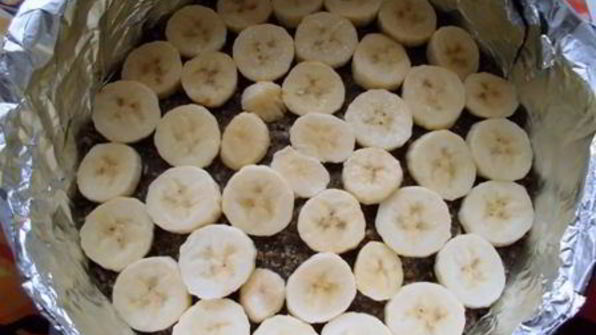 шоколадный торт с бананами