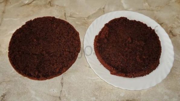 шоколадный торт с вишней и сливками