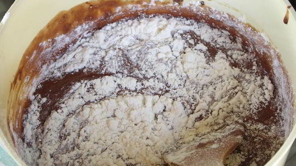 шоколадный торт с виски и пасленом