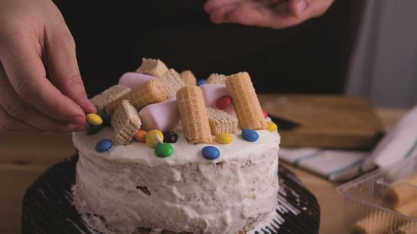 торт детская радость с домашней карамелью и маршмеллоу