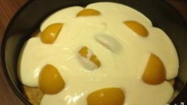 торт йогуртовый с фруктами