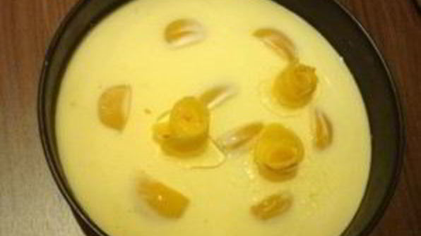 торт йогуртовый с фруктами