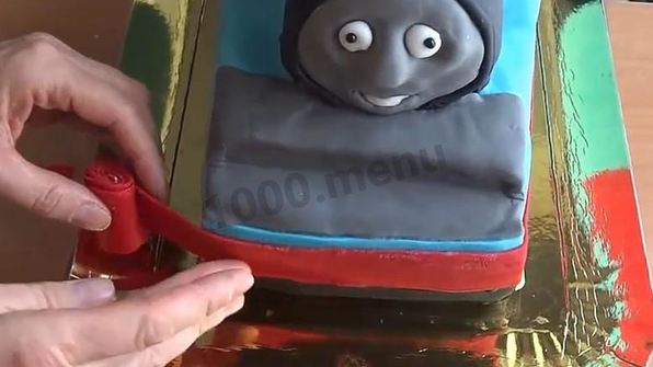 торт паровозик томас