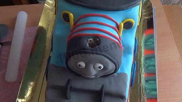 торт паровозик томас