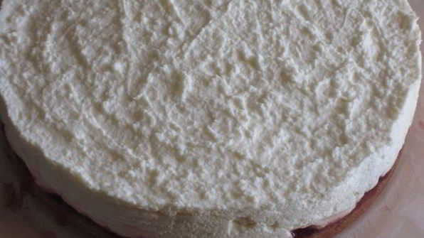 торт с черешней и творожным муссом