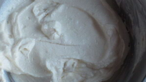 торт с черешней и творожным муссом