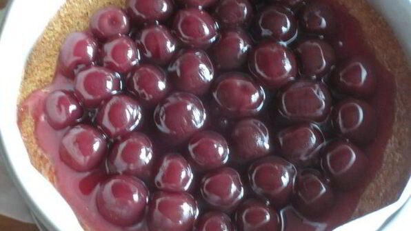 торт с черешней и творожным муссом