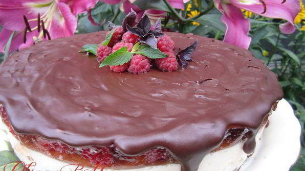 торт зефирно-малиновый