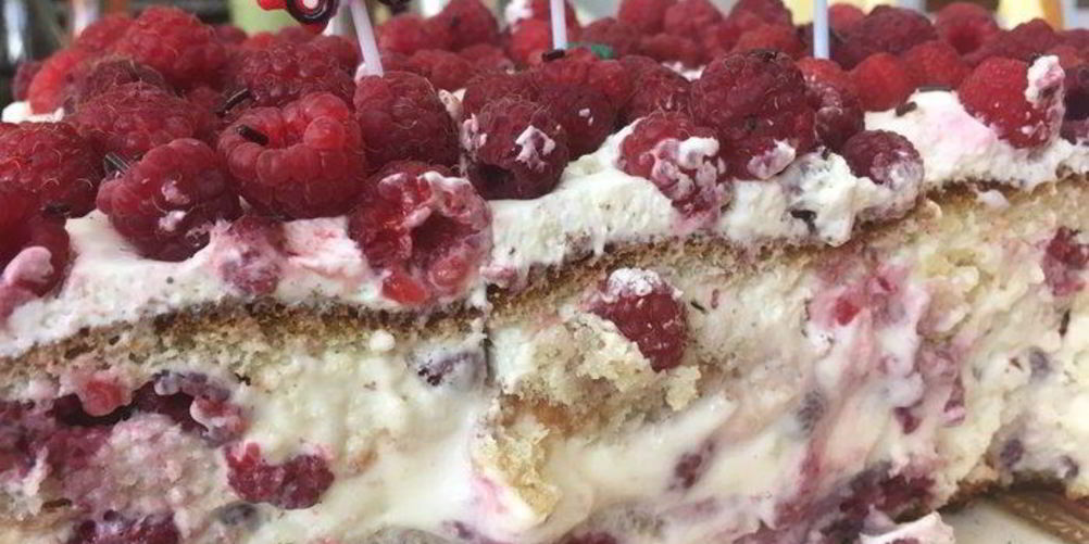 Рецепт ягодный бисквитный торт