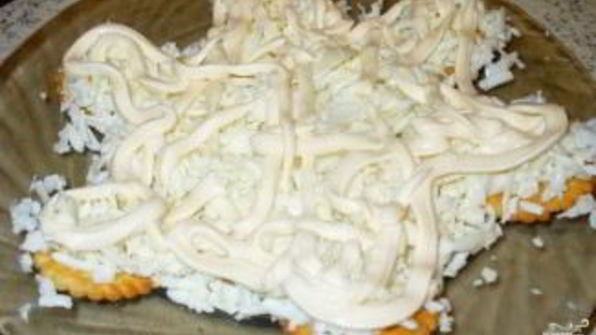 закусочный торт из крекеров