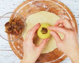 Яблоки в тесте