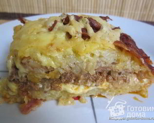 Картофельно-мясная запеканка с беконом и сыром